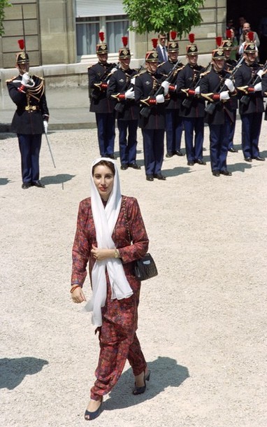 Pakistanese president Benazir Bhutto arr